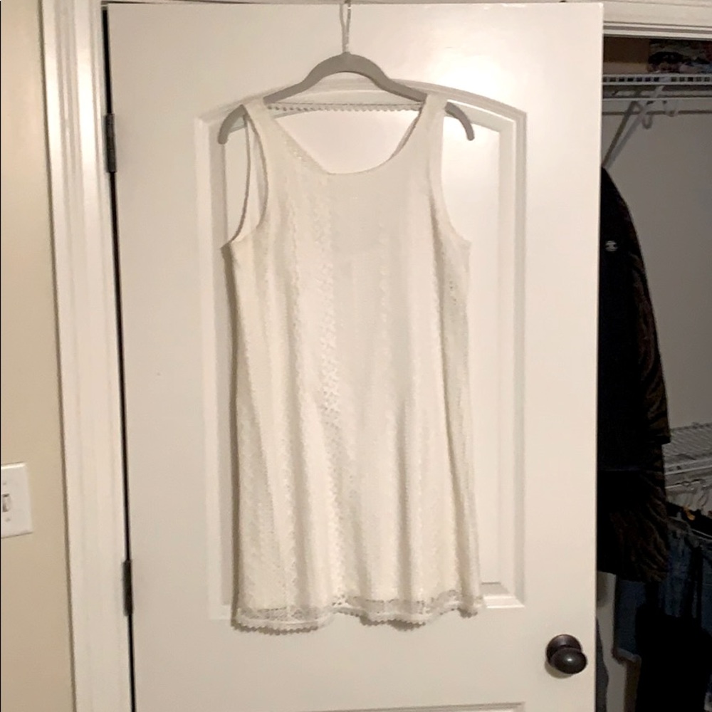 BEAUTIFUL WHITE LACE OVERLAY DRESS W/ CUTOUT BACK